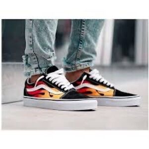 Brand new Vans Old Skool Flame sneaker men’s 5.5 women size 7